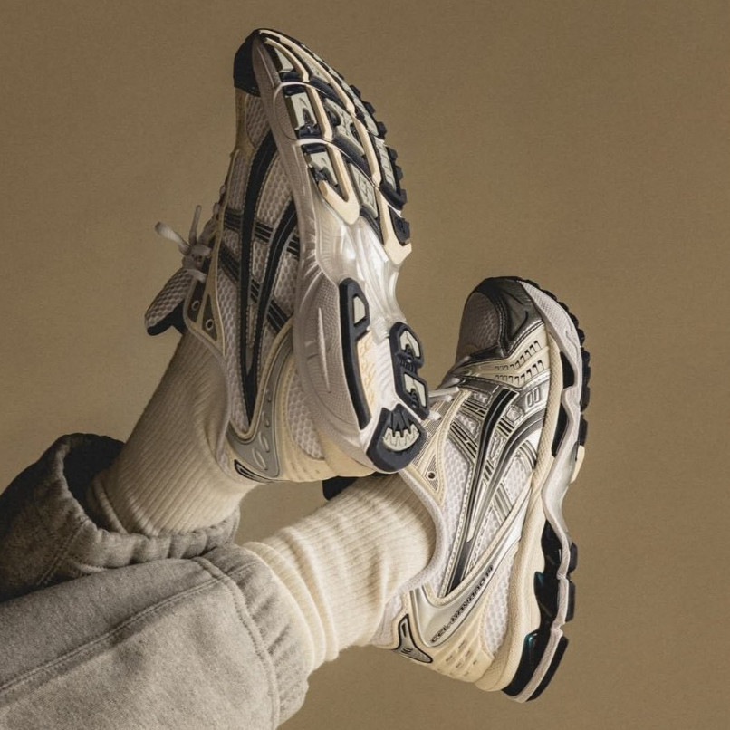 รองเท้า Kayano 14 Cream Black Gel สีครีมพร้อมเส้นดํา เหมาะสําหรับผู้ชายและผู้หญิง Clever Man Store Z