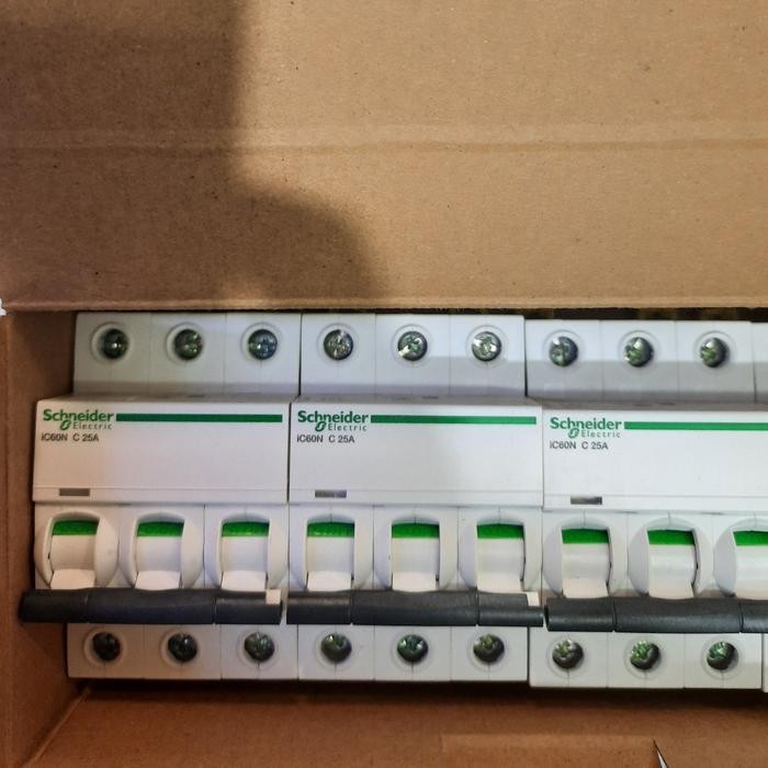 MCB IC60N 3P 25A 6KA SCHNEIDER A9F74325