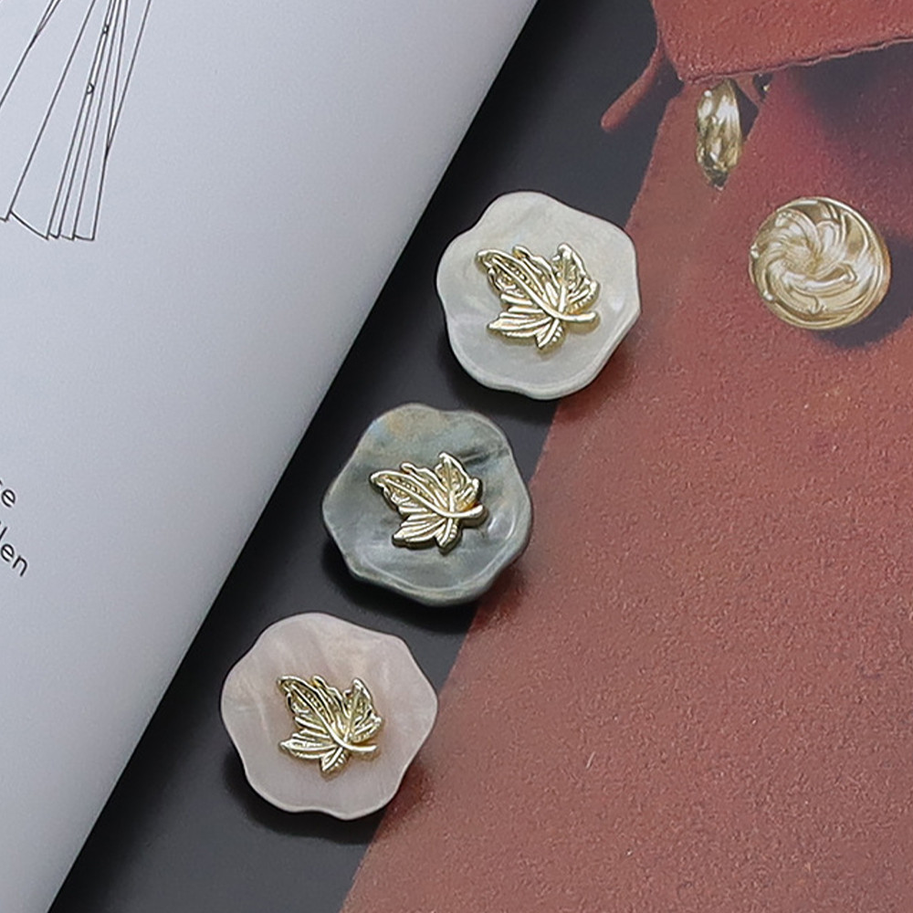 10ชิ้น 1.6/2.1เซนติเมตร ใบออกแบบ กระดุม มุก โลหะ สีดํา สีขาว สีชมพู รูปร่างผิดปกติ ปุ่ม ก้านสำหรับ เสื้อ ชุดเสื้อ อุปกรณ์เสริมกระดุม