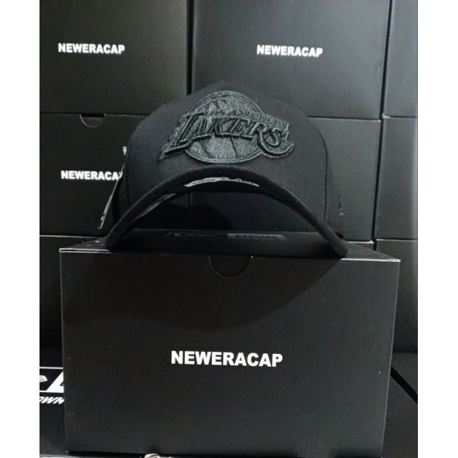 Lakers Black on Black / 9Forty A Frame / หมวกพรีเมี่ยม