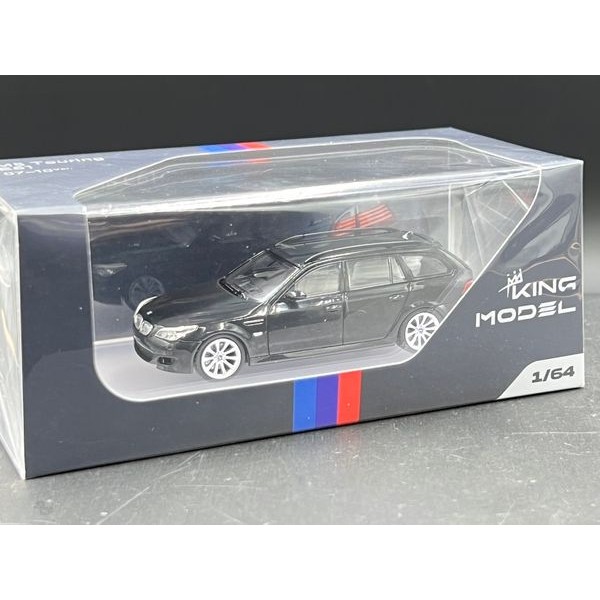 King Model 1/64
BMW M5 E60 : M5 Black Travel