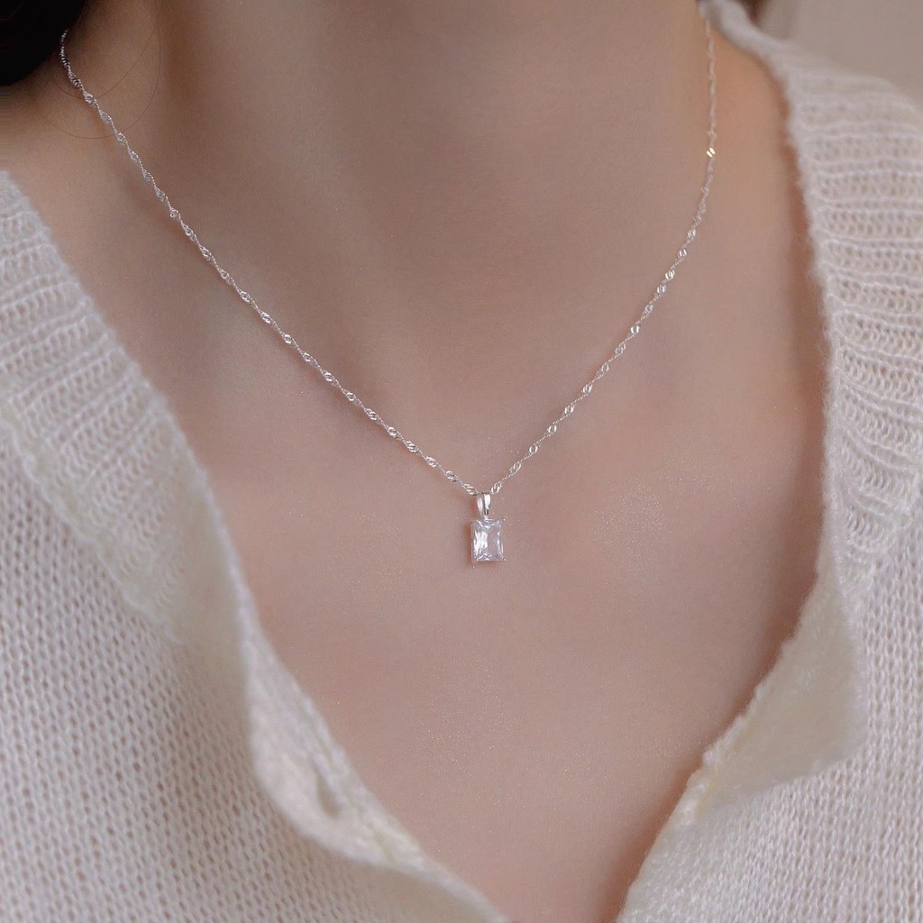 S925 เงินสเตอร์ลิงน้ําแข็งโปร่งใสสร้อยคอสี่เหลี่ยมเล็กหญิง ins Sweet Niche High-End Clavicle Chain X