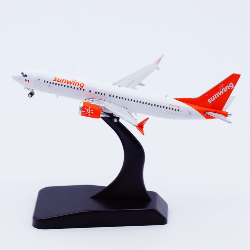 1: 400 JC Wings Alloy Airliner รุ่น Yangyi Airlines โบอิ้ง B737 MAX 8 C-FYXC