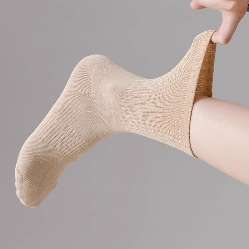 ถุงเท้ากีฬาผู้หญิงจากผ้าฝ้ายแท้ ระงับกลิ่นกาย ดูดซับเหงื่อ สไตล์ญี่ปุ่น สบาย ๆ สีขาว นุ่ม - รูปที่ 4