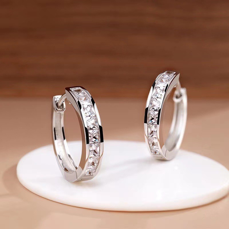 High-End แฟชั่น Super Shiny ต่างหูเพชรผู้ชายผู้หญิงหรูหราเลียนแบบ Moissanite ต่างหู All-Match Classy Simple ต่างหูของขวัญที่ยอดเยี่ยม