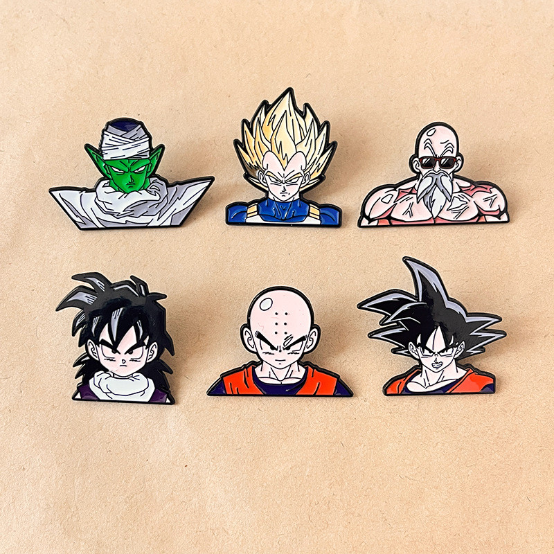 เข็มกลัดการ์ตูน Goku และ Vegeta เสื้อผ้ากระเป๋าเป้พร้อมอุปกรณ์เสริมและเครื่องประดับ