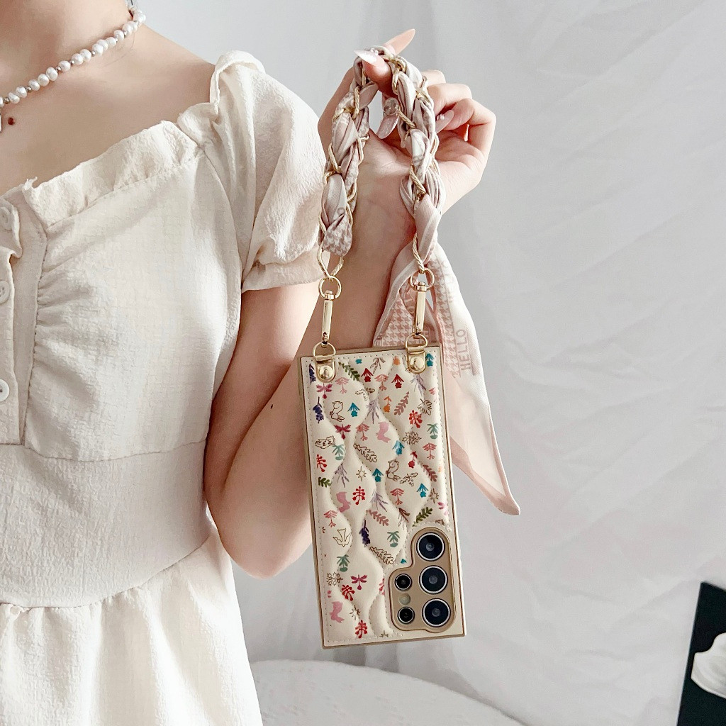 สดเล็ก ๆ ดอกไม้และหญ้า กระต่าย สายคล้องคอ เคส Samsung Galaxy S25 Ultra S25 Plus S24 Ultra S24 Plus S23 Ultra S23 Plus S23 Case ใหม่ ผ้านวม การป้องกันการล้ม เคสโทรศัพท์ซัมซุง