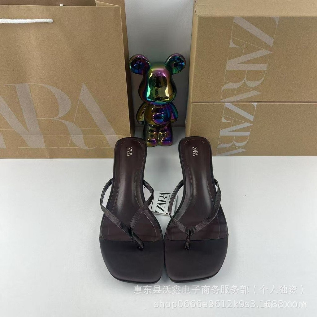 Zara รองเท้าผู้หญิงใหม่ฤดูใบไม้ผลิ  สีกาแฟ เปิดนิ้วเท้า แฟชั่นผ้าไลคร่า รองเท้าแตะส้นสูงแบบสบายๆ