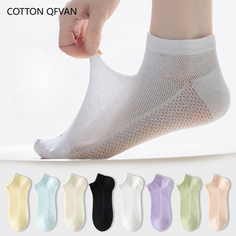 คิวเอฟวาน ผ้าฝ้ายบางถุงเท้าข้อเท้าผู้หญิงฤดูร้อนที่มองไม่เห็นถุงเท้าเรือระบายอากาศป้องกันกลิ่นถุงเท้าสั้นแฟชั่นถุงเท้าสีทึบสวมใส่ทุกวัน