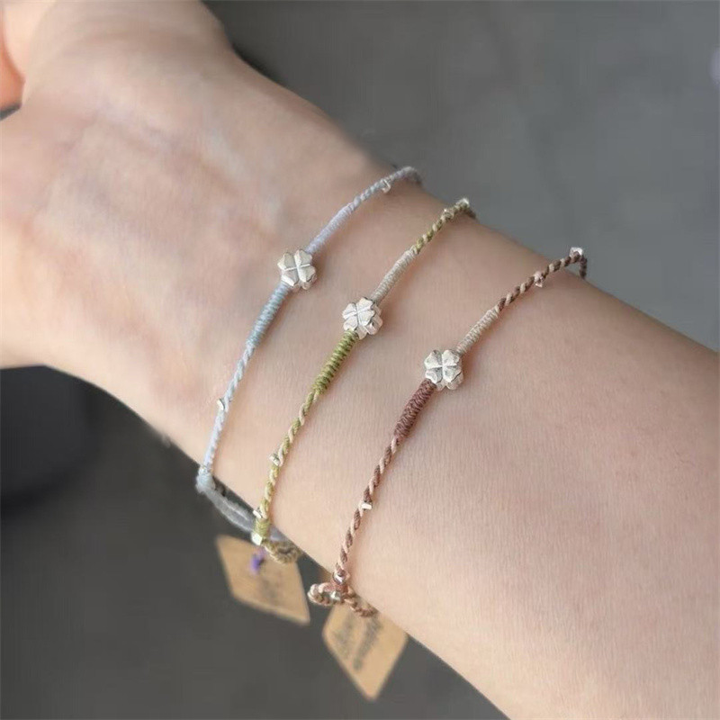 ผู้หญิงยอดนิยมที่ทําด้วยมือเชือกสร้อยข้อมือโคลเวอร์สี่ใบ - รูปที่ 2