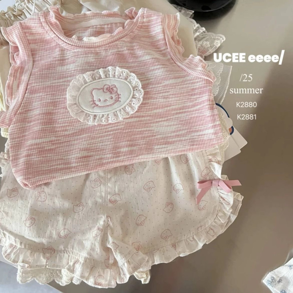 เสื้อยืดแขนสั้นลาย Hello Kitty สำหรับเด็กผู้หญิง – เสื้อคอกลมแฟชั่นน่ารัก คอลเลกชันใหม่ปี 2025