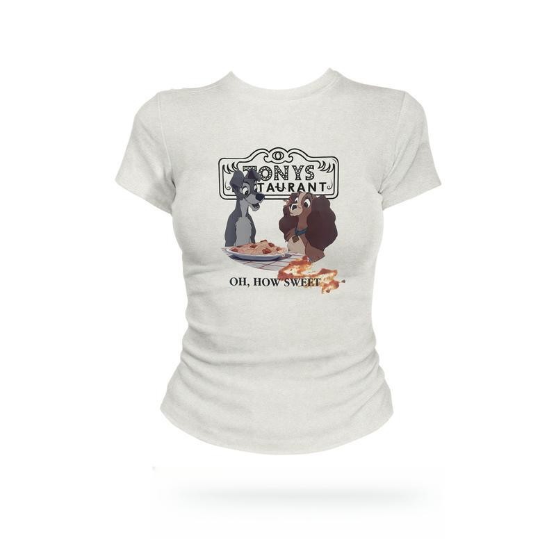 สไตล์อเมริกันฮอตผอมเพรียวแสดงไหล่บวกแขนสั้นเสื้อยืด  ฤดูร้อนใหม่สั้นปิดเอวออกแบบความรู้สึกด้านบน