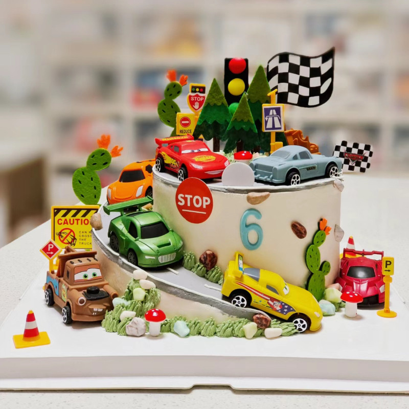 เค้กวันเกิดเด็กตกแต่งการระดมพลรถยนต์เครื่องประดับ Lightning McQueen รถการ์ตูนไฟจราจรเค้ก Plugin