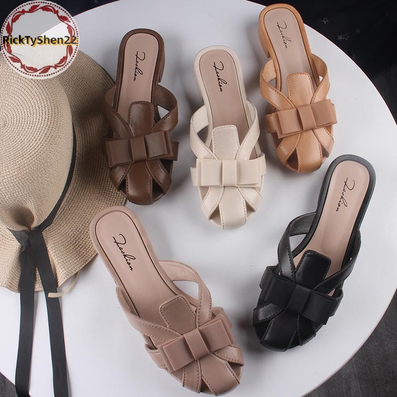 ริคตี้เซิน ฤดูร้อนสไตล์ใหม่รองเท้าแตะครึ่งผู้หญิง สวมใส่ด้านนอก รองเท้าแตะกลวงด้านล่างแบน แฟชั่นผู้หญิง ไทย