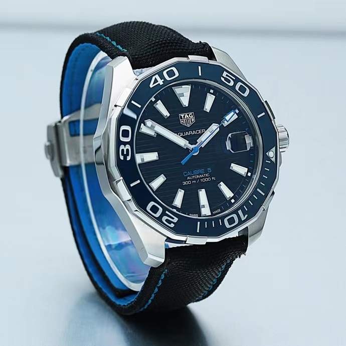 [จัดส่งทันที] TA1G H1 uer Sports Dive WAY201C.FC6395 นาฬิกาผู้ชายกล 43mm