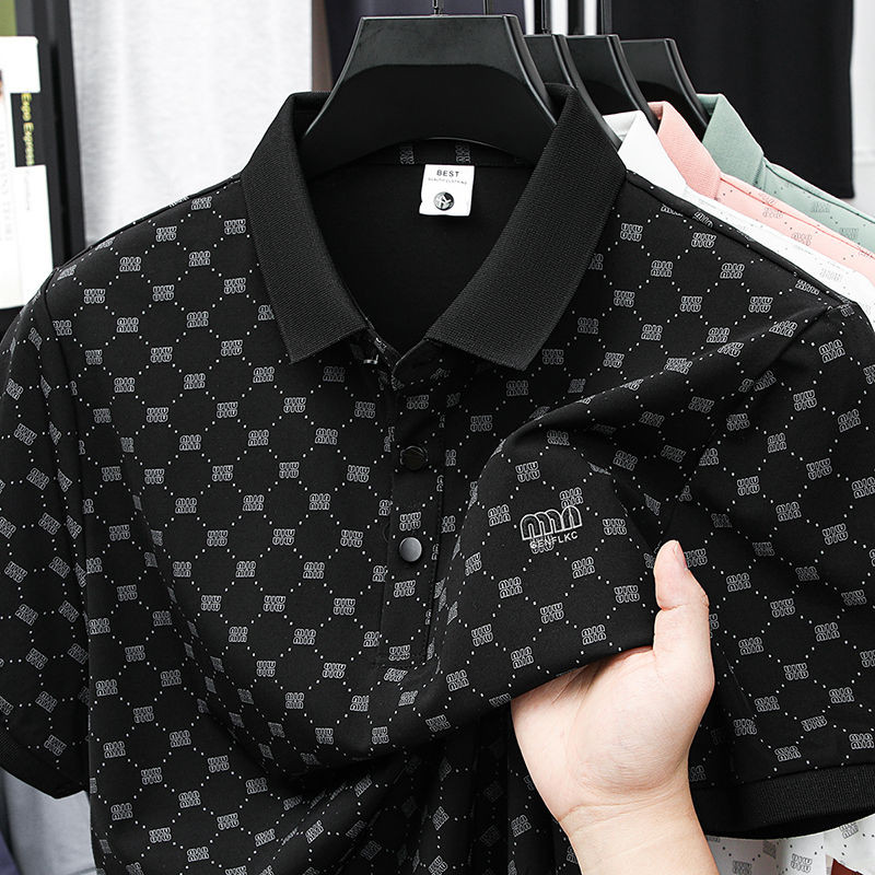 2025 สไตล์ใหม่แฟชั่นลําลองฤดูร้อนผ้าฝ้ายครึ่งแขนเสื้อโปโลอินเทรนด์สำหรับผู้ชาย [คลังสินค้าพร้อม]