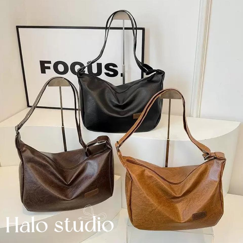 Halo studio พร้อมส่ง🔥กระเป๋าสตรีสไตล์วินเทจหรูหรา กระเป๋ารูปทรงเกี๊ยว ดีไซน์เฉพาะตัว ใช้งานได้ทุกสไตล์ กระเป๋าสะพายเฉียงสำหรับฤดูหนาว