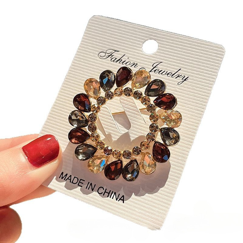 คริสตัลดอกไม้เข็มกลัด Retro หรูหรา Gold-Plated อุปกรณ์เสริม Coat Headscarf ตกแต่ง Hypoallergenic High-End Corsage จัดเลี้ยง Workplace Classy Pin ผู้หญิงประณีต - รูปที่ 3