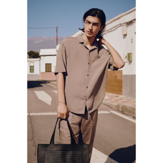 H&M(เอชแอนด์เอ็ม) เสื้อเชิ้ตฮาวายผ้าย่นทรงหลวม ผู้ชาย 127758…