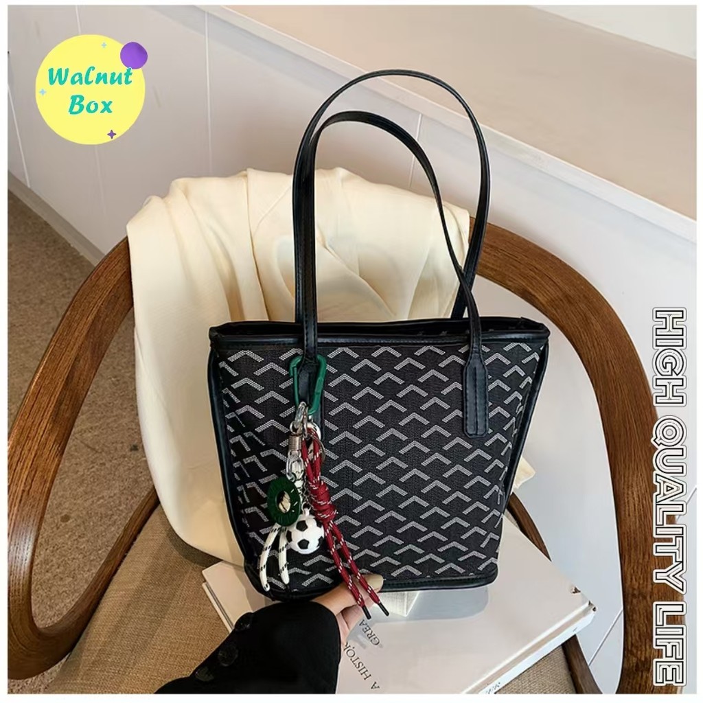 ใหม่แฟชั่นAll-Match High-End Toteกระเป๋าอินเทรนด์น้ําหนักเบาสบายๆผู้หญิงกระเป๋าสะพายแบบพกพา