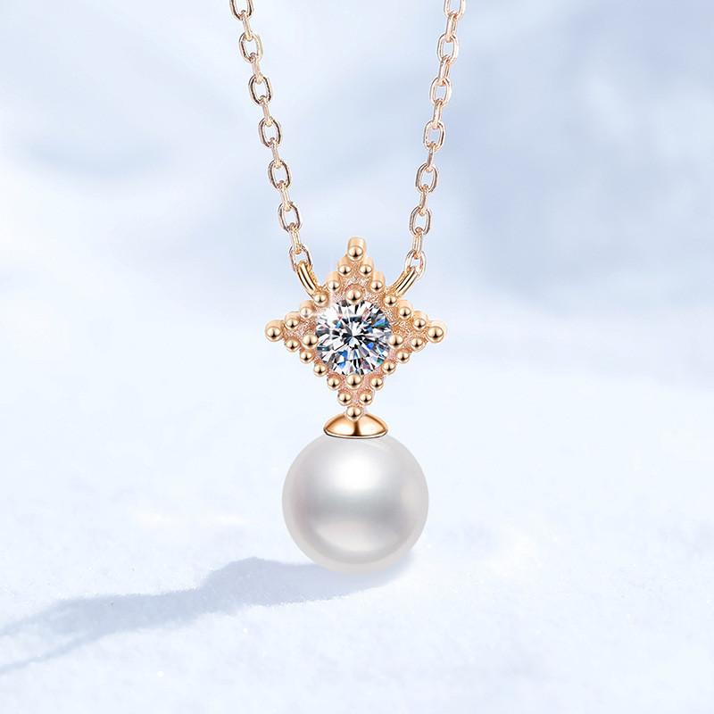 0.3Ct ไข่มุกน้ําจืดทรงกลม Moissanite Pendant0.3CT D-Color Moissanite 925 Silver Champagne-Gold Plate