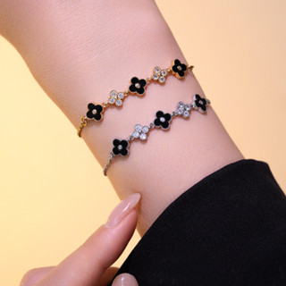 ประณีต Niche High-End Four-Leaf Clover สร้อยข้อมือหญิงหรูหรา…