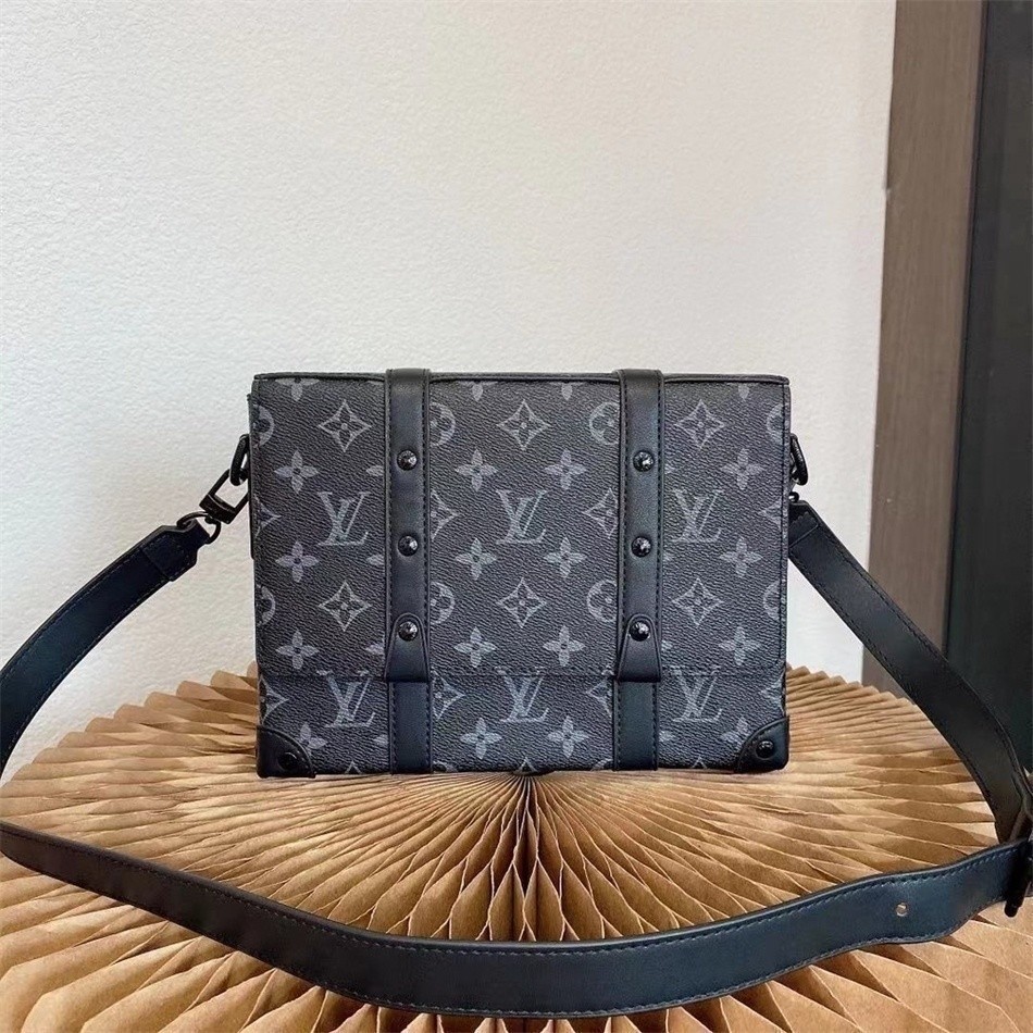Beg beg [จัดส่งรวดเร็ว] LV กระเป๋าสะพายไหล่ผู้ชาย Messenger Bag Messenger Bag Messenger Bag Beg