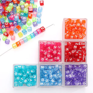 [6x6 มม.] 100 ชิ้นอะคริลิคภาษาอังกฤษลูกปัดจดหมายสุ่มลูกปัดโปร่งใสที่มีสีสันสแควร์ลูกปัด DIY Handmade