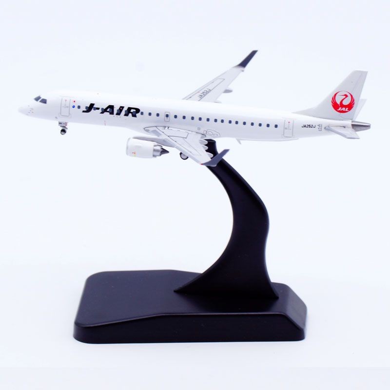 1: 400 JC Wing Alloy Airliner รุ่น Japan Air J-Air ERJ-190STD JA252J