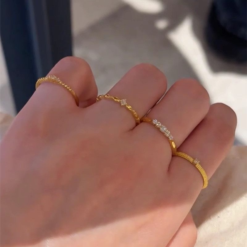 Sparkling Gold Plated Brushed Ring แหวนบุคลิกภาพระดับไฮเอนด์แหวนของขวัญขายส่ง ราคา ถูกที่สุด ดีลบีเคเค แกลเลอรีภาพที่ 2