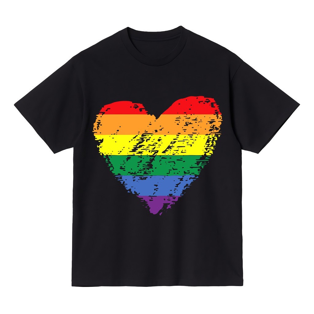ผ้าฝ้ายพรีเมี่ยมลูกเรือ - เสื้อยืดคอกับ LGBTQ+ กราฟิกหัวใจสายรุ้ง, การออกแบบ Edgy และอินเทรนด์ แฟชั่