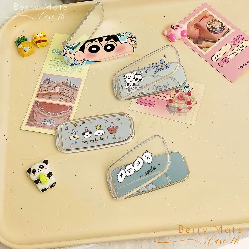 ขาตั้งติดเคสมือถือ พิมพ์ลายรูปชินจังพร้อมกระจก น่ารัก ใช้กับเคสโทรศัพท์หลายรุ่นได้ ที่วางติดคั้งง่าย สะดวกการวางโทรศัพท์