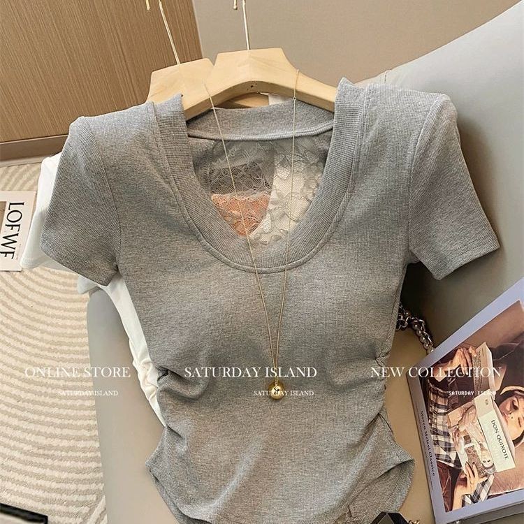 ความรู้สึกการออกแบบลูกไม้เย็บกลับกลวง ยู-คอแขนสั้นเสื้อยืดผู้หญิงฤดูร้อนสไตล์ใหม่ แคบเอวขนาดเล็ก