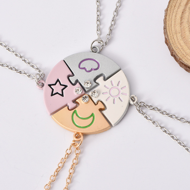 4 ชิ้น/เซ็ต BFF รอบสร้อยคอปริศนาสีสันสดใส Sun Moon ดาว Clouds Design เหมาะสําหรับเพื่อนที่ดีที่สุดของขวัญอุปกรณ์เสริม