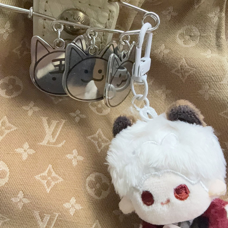 อะนิเมะ Love และ Deepspace Sylus Qin Che คอสเพลย์ Pin กระเป๋าเป้สะพายหลังจี้ Kawaii Widget อุปกรณ์เส