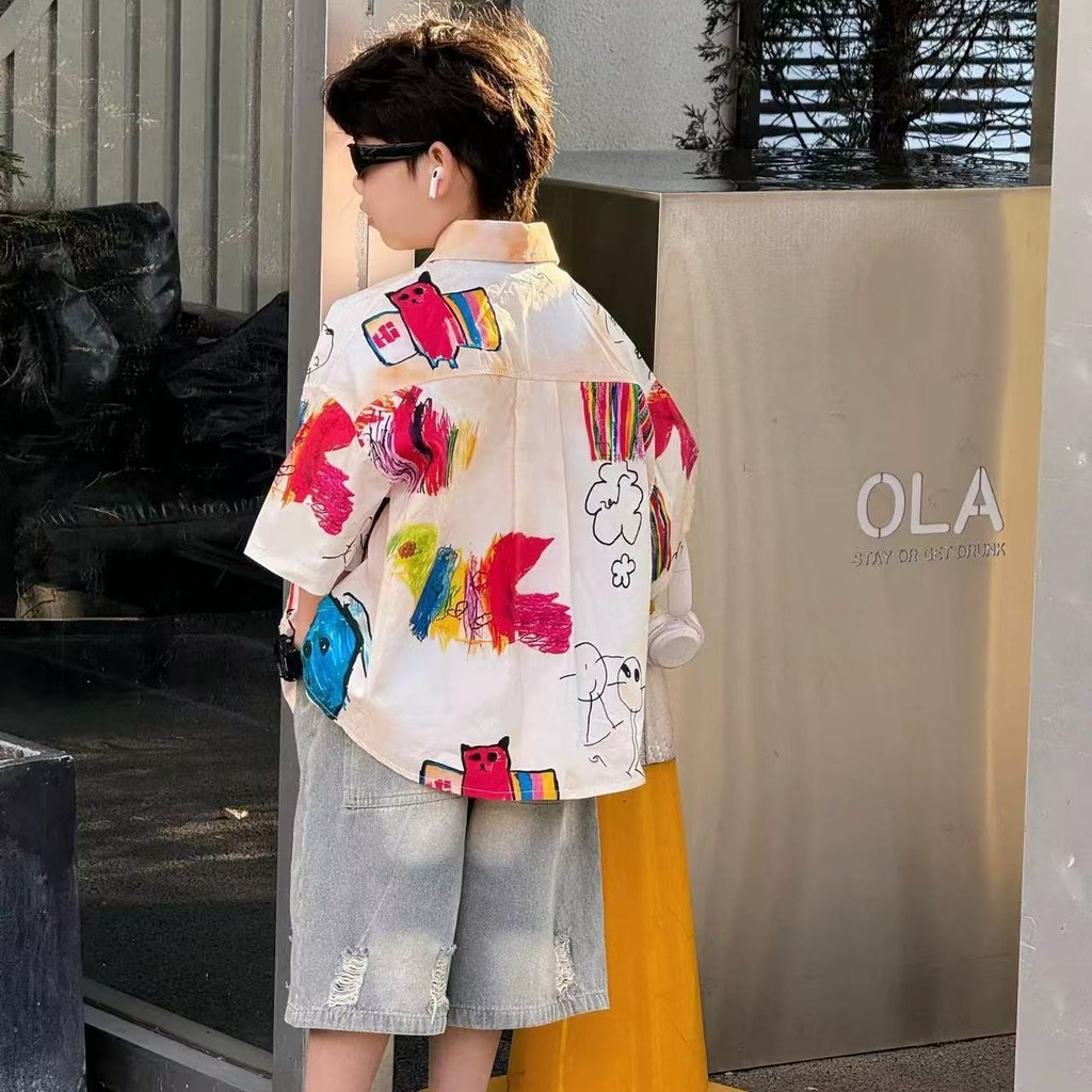 ฤดูร้อน เสื้อแขนสั้นสีรุ้งใหม่สำหรับเด็กโต เสื้อหลวมพิมพ์ลายการวาดภาพสำหรับเด็กผู้ชาย