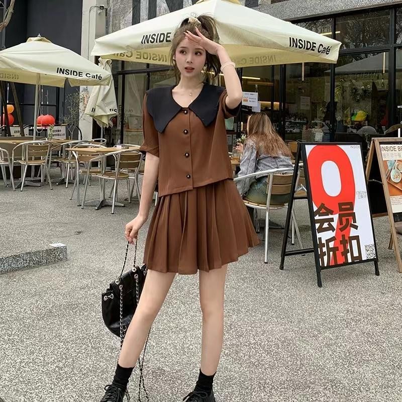 [สินค้าใหม่] มีไซส์ M-4XL ชุดเซตสไตล์เกาหลี เสื้อ + กระโปรงสั้น ดีไซน์กระโปรงเอวหลังสม๊อค คอปกสีดำ ช