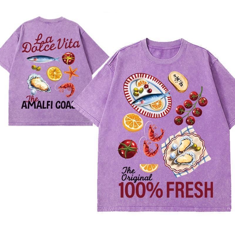 เสื้อยืด Oversize ลาย '100% FRESH Amalfi' สีม่วง ลายอาหารทะเลแนววินเทจ ผ้าคอตตอน 100%