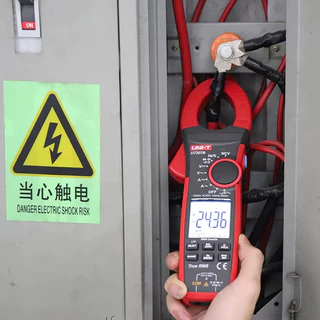 UNI-T UT208B True RMS Digital clamp Meter AC DC Current 1000A 1000V คีมแอมป์มิเตอร์ LPF 6000