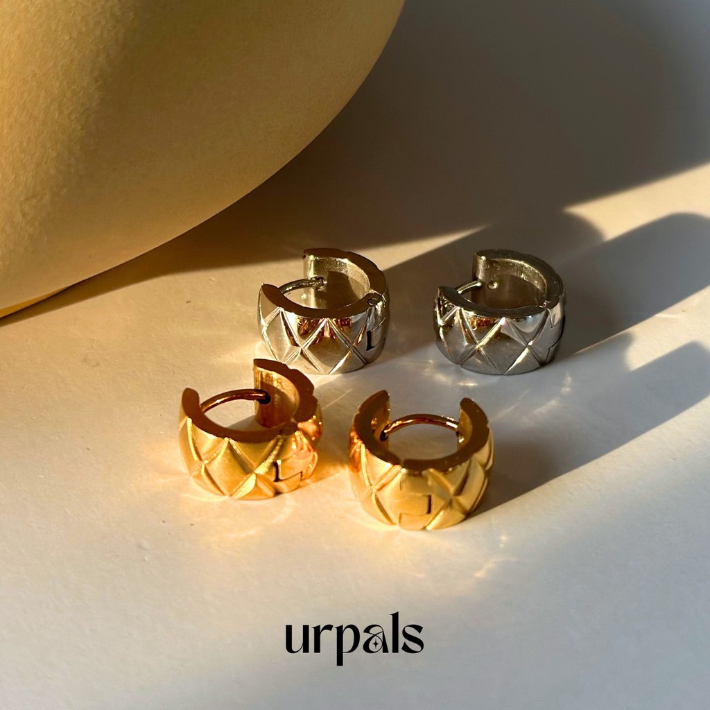 URPALS ต่างหูห่วง Stainless ชุบทอง 18K ขนาด 1.3 cm ดีไซน์เก๋ สวยหรู ทนน้ำ ทนเหงื่อได้ดี ใช้งานได้นาน
