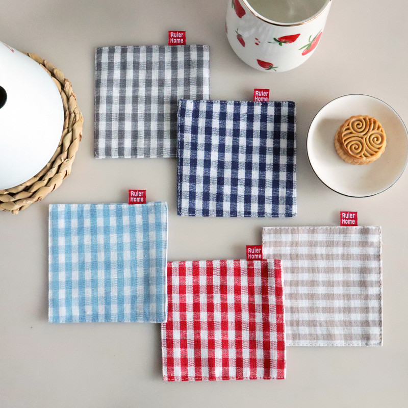 ที่รองแก้วผ้า Double Layered Grid Insulated Coaster Square Mug Cushion พื้นหลังภาพ