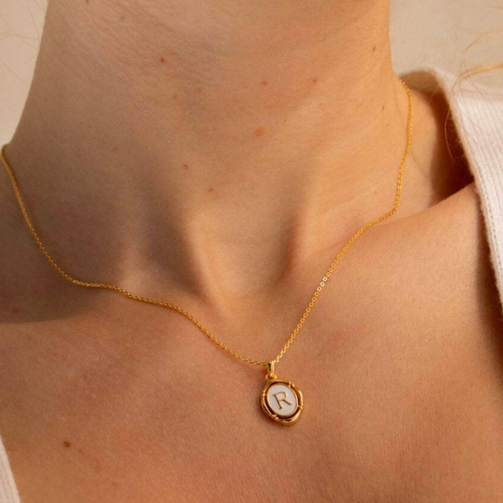 URPALS สร้อยคอ สร้อยคอพร้อมจี้ตัวอักษร งาน Stainless ชุบทอง18K แพ้ง่ายใส่ได้ ใช้งานได้นาน