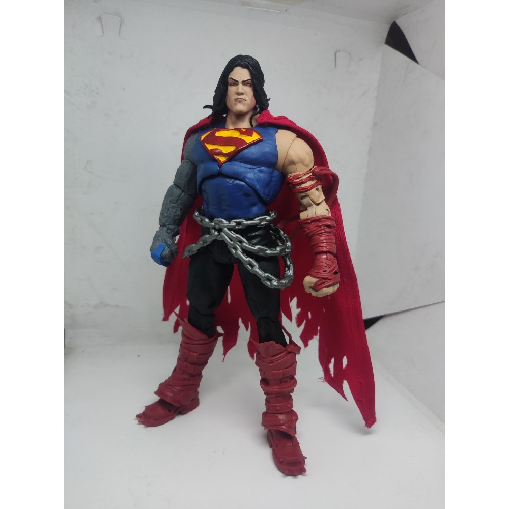 เสื้อคลุม McFarlane Metal Superman มีจําหน่าย