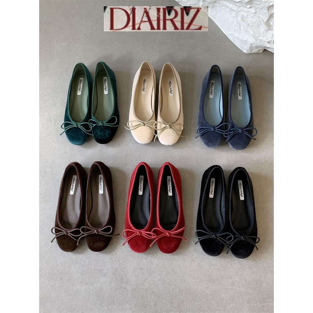 [DIAIRIZ] เวอร์ชั่นเกาหลีสีแดงปากตื้นรองเท้าแบนผู้หญิง 2025 ฤดูร้อนสไตล์ใหม่อ่อนโยนจับคู่กระโปรง Slip-On Peas รองเท้า