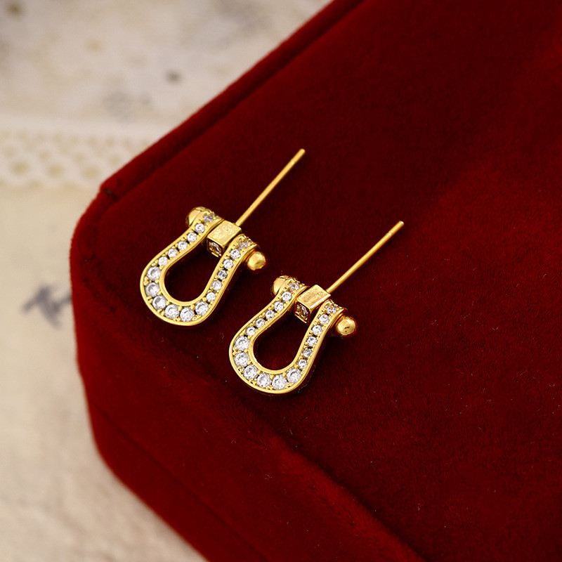 ต่างหู ทองแดงชุบ 18K ทองแท้ Micro-Inlaid เซอร์โคเนียมเกือกม้าต่างหูหัวเข็มขัดสุภาพสตรีเครื่องประดับ