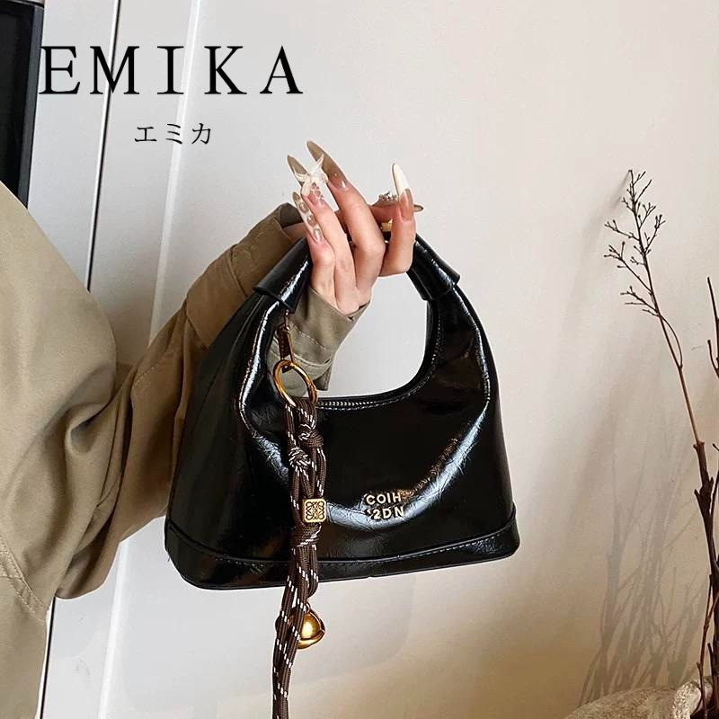 EMIKA OUTLET โปรปีใหม่2026 กระเป๋าออกงานน่ารัก ทรงHOBO กระเป๋าเท่ กระเป๋าสะพายข้าง กระเป๋าถือสไตล์วินเทจ 4สีให้เลือก