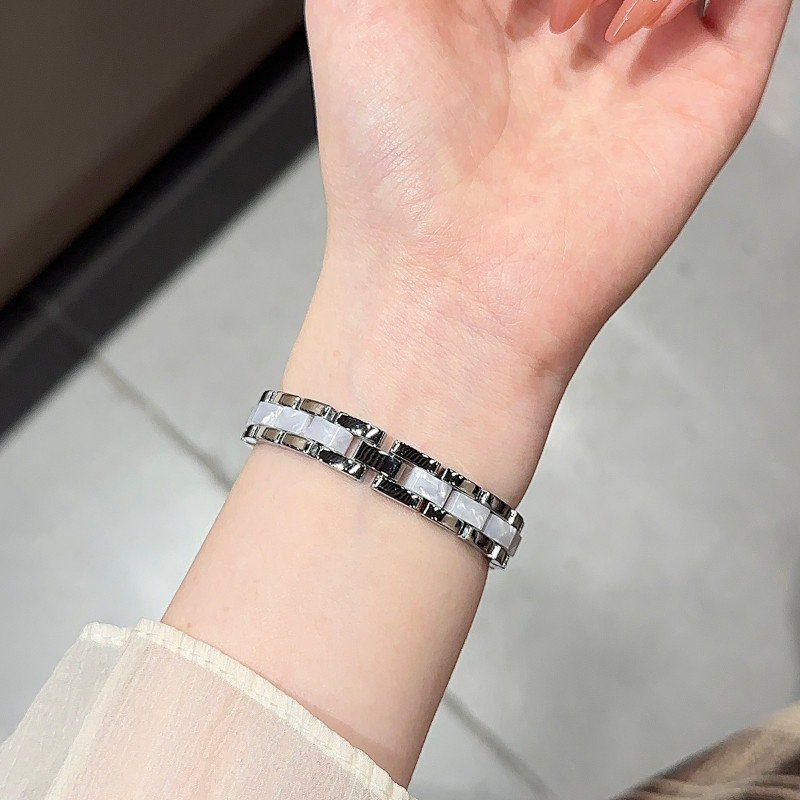 Slim Metal Resin Band สําหรับ Apple Watch Series 10 9 8 7 SE 6 5 4 สายรัดข้อมือผู้หญิงสําหรับ iWatch 40 มม.44 มม.45 มม.41 มม.38 มม.42 มม.46 มม.Ultra2 49 มม. - รูปที่ 4