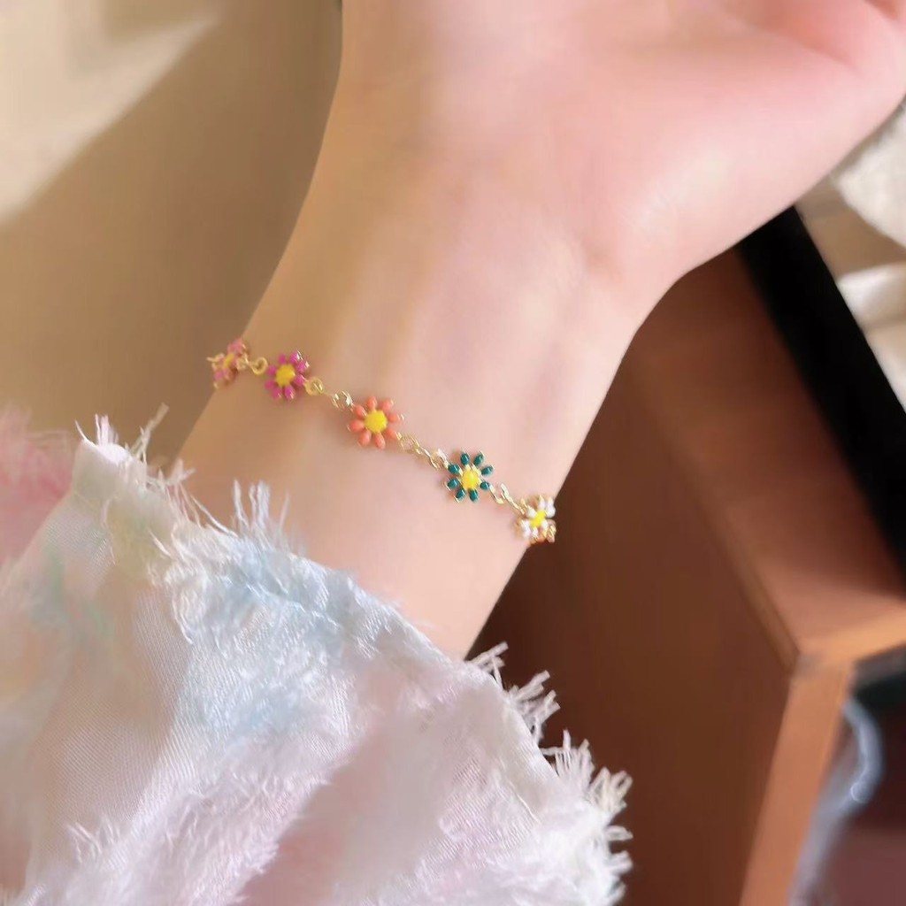 สร้อยข้อมือเดซี่สีสันสดใสสําหรับผู้หญิง 2025 สร้อยข้อมือแฟชั่นใหม่ทุกการแข่งขัน