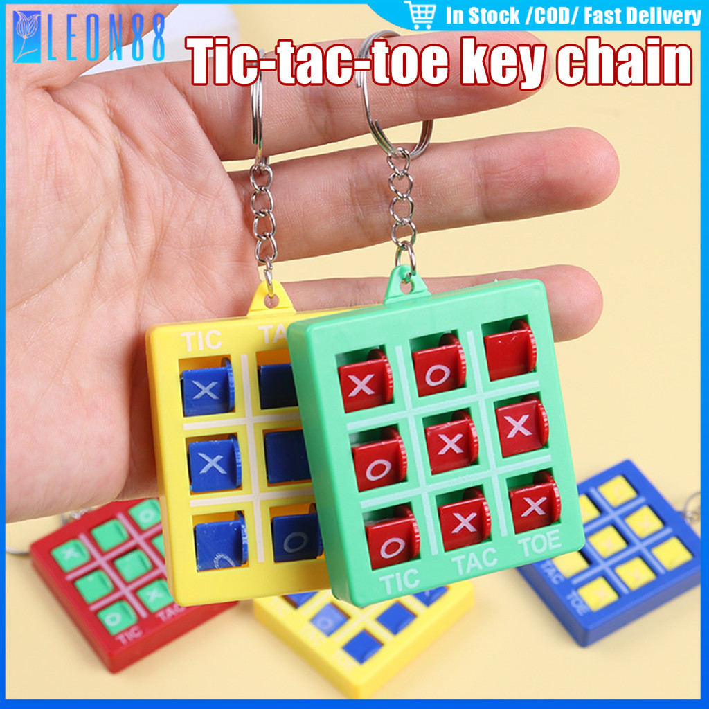 ของมาใหม่！พวงกุญแจ xo tic tac toe chess game 1ชิ้น พวงกุญแจเกม ของเล่น เพื่อการศึกษา