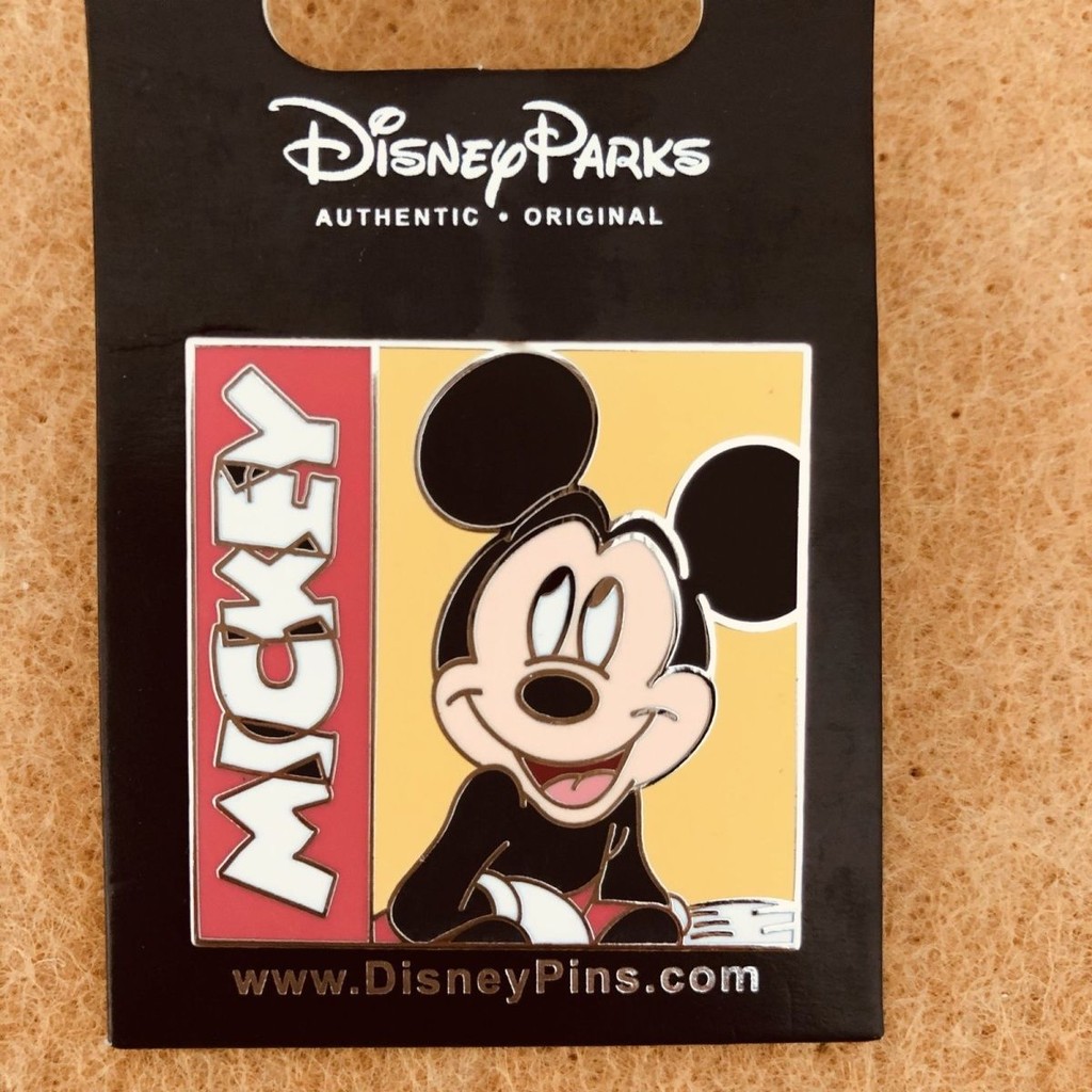 Disney Badge disney pin disney Medal Mickey Mickey/Beads 2512.22